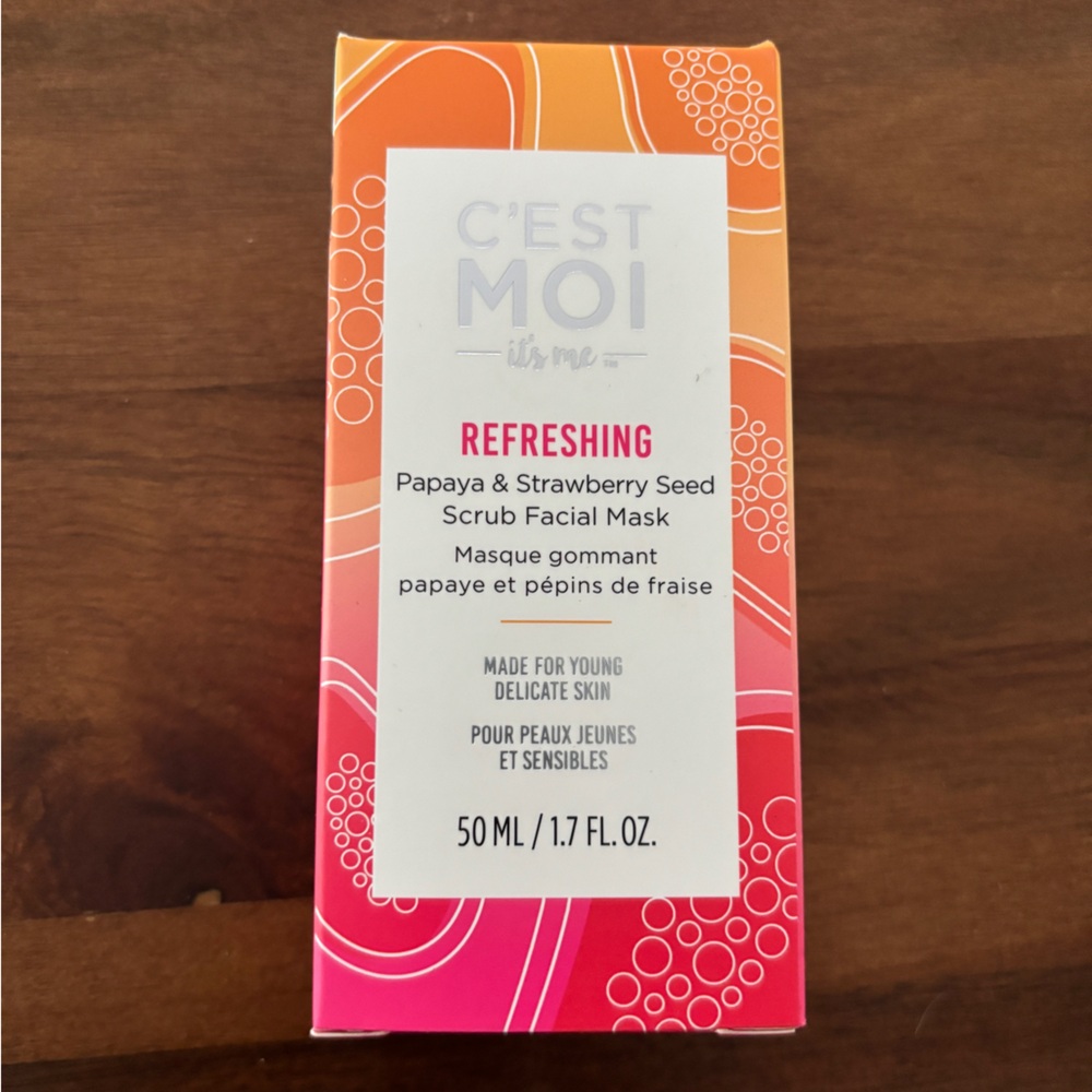 Cest Moi Refreshing Papaya and Strawberry Seed Scrub Facial Mask